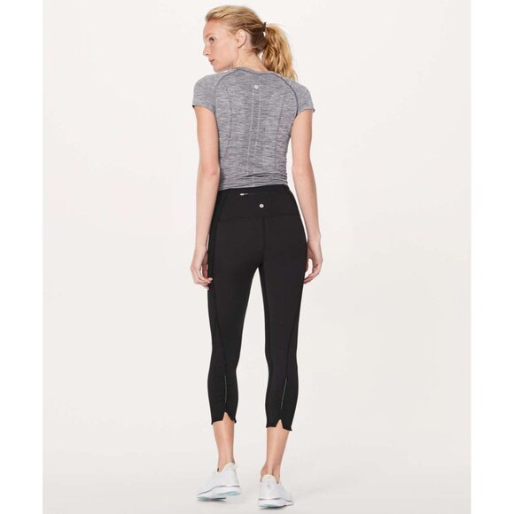 Lululemon On Your Mark Crop Size 6 Black 23" Ribbed W6AJFS - Picture 4 of 11